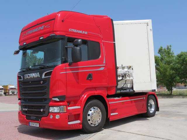 Esta versión de 730 CV se adapta mejor a un 60 toneladas que a este trailer de 40 toneladas.
